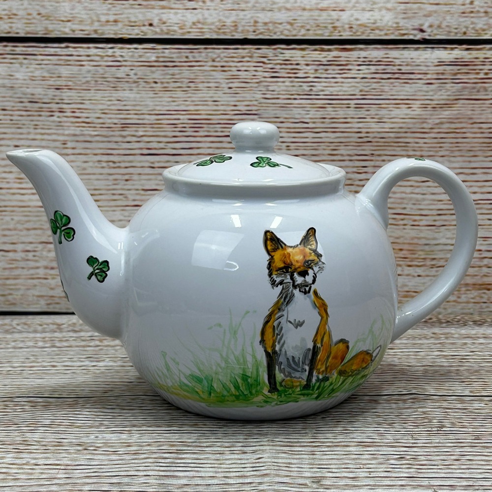 Hand‎ Painted Fox and Shamrocks Ceramic Teapot Signed C.L.N. 2002 White Green